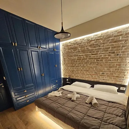 Myslym Shyri Street With Balcony *